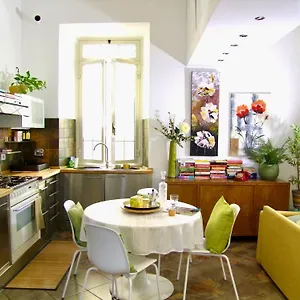 https://casa-di-lo.it-romehotels.com